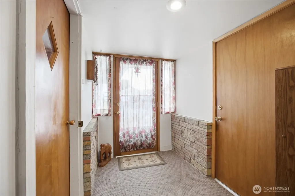 209 W 5th Street Warden WA 98857