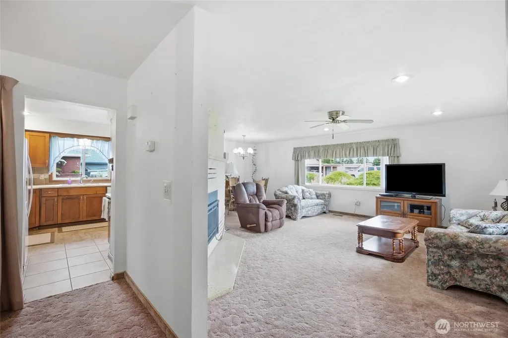 209 W 5th Street Warden WA 98857