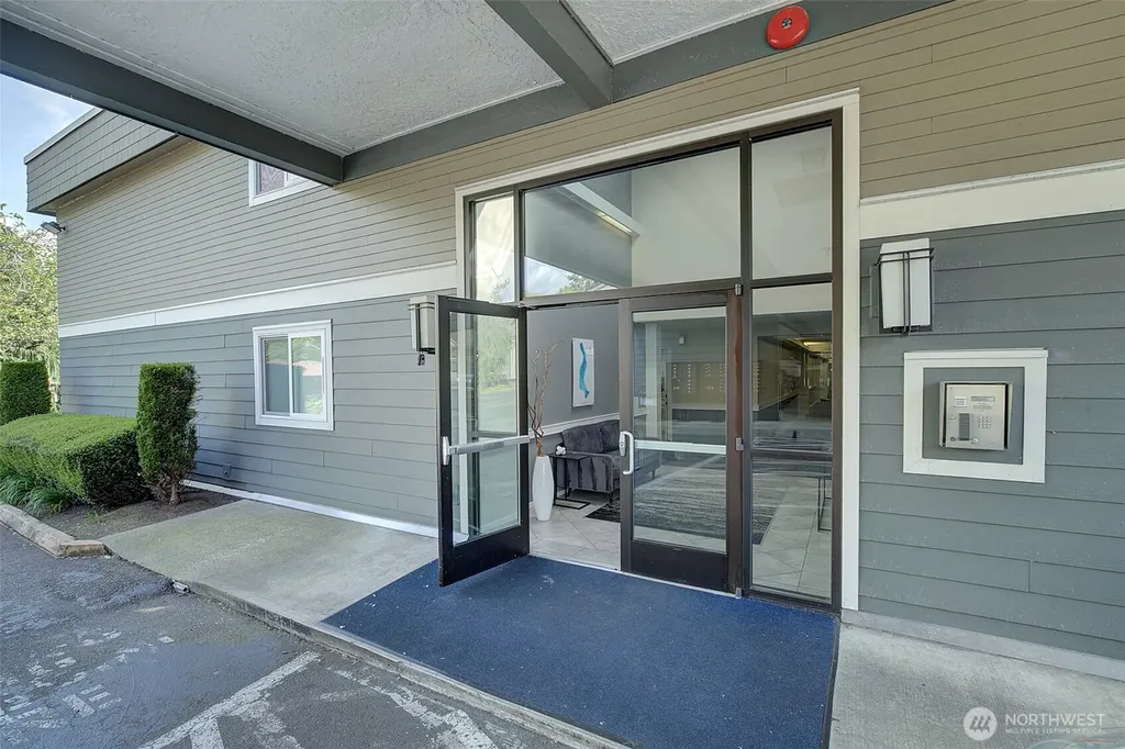 4214 W Lake Sammamish Parkway NE Redmond WA 98052