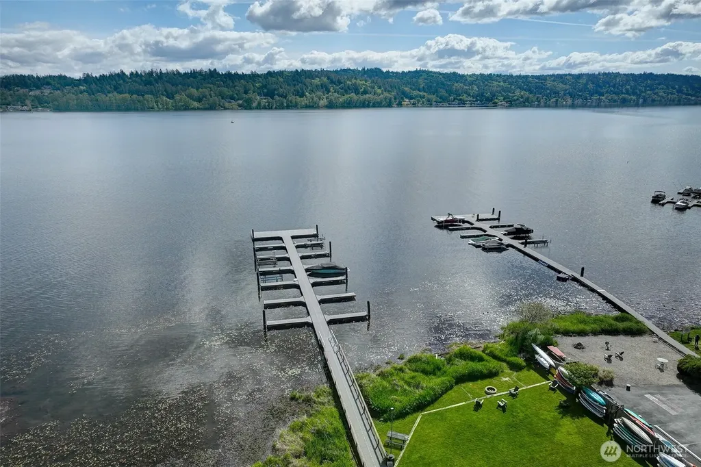 4214 W Lake Sammamish Parkway NE Redmond WA 98052