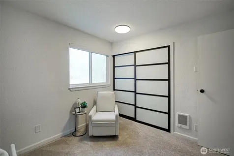 4214 W Lake Sammamish Parkway NE Redmond WA 98052