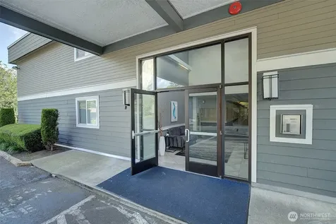 4214 W Lake Sammamish Parkway NE Redmond WA 98052
