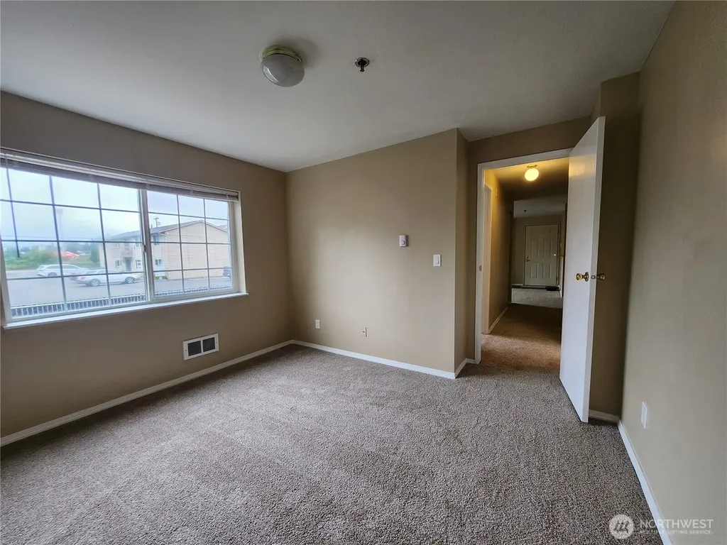 215 100th Street SW Everett WA 98204