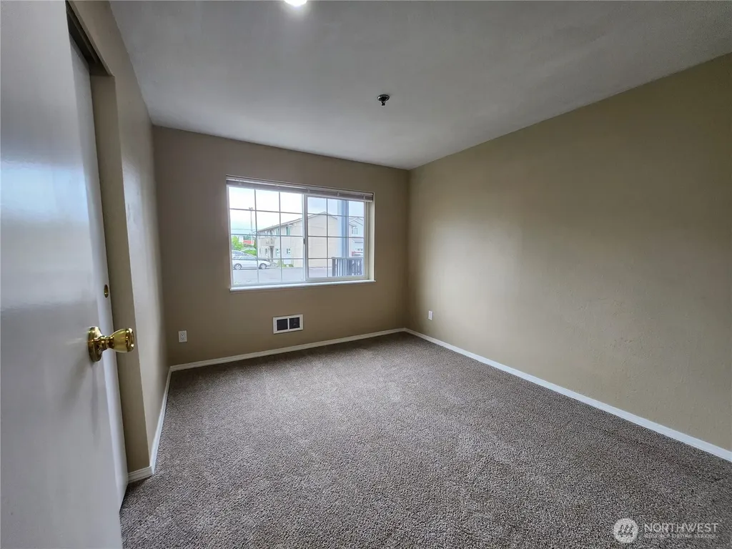 215 100th Street SW Everett WA 98204