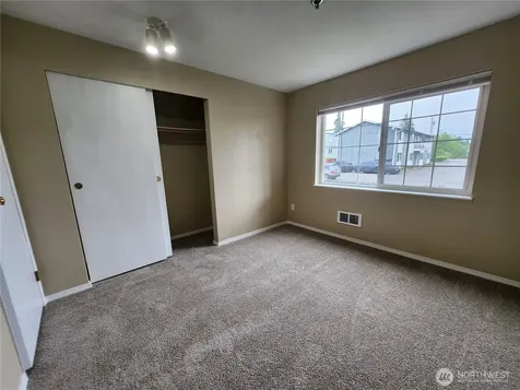 215 100th Street SW Everett WA 98204