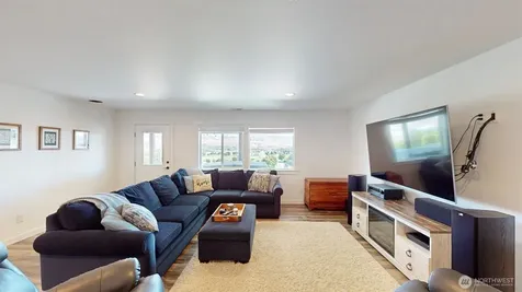 534 Dewberry Avenue E Omak WA 98841
