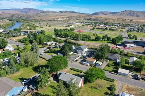 534 Dewberry Avenue E Omak WA 98841