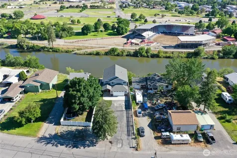534 Dewberry Avenue E Omak WA 98841