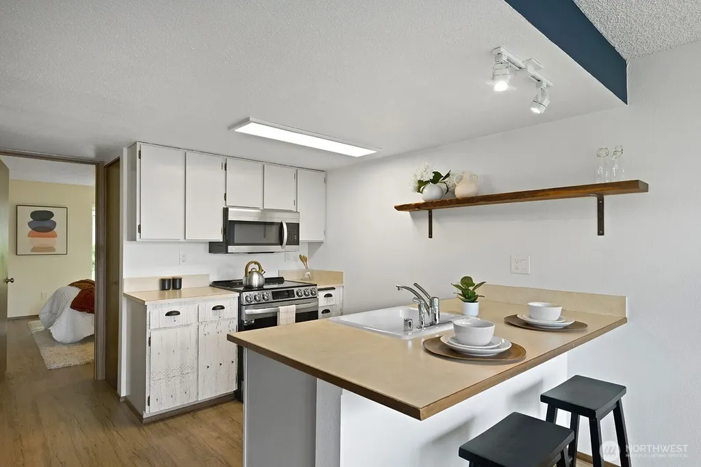 23403 Lakeview Drive Mountlake Terrace WA 98043