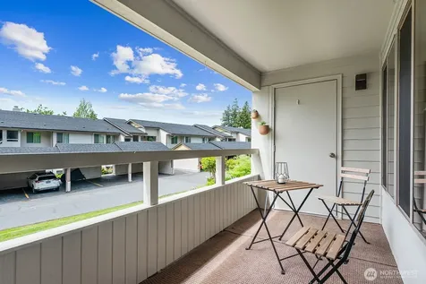 23403 Lakeview Drive Mountlake Terrace WA 98043