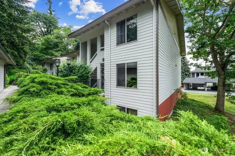23403 Lakeview Drive Mountlake Terrace WA 98043