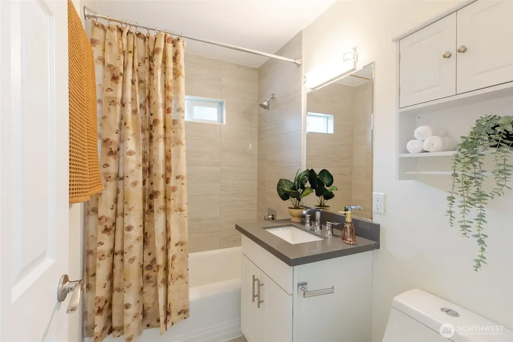 1420 S 129th Street Burien WA 98168