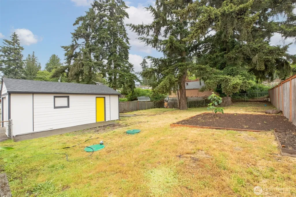 1420 S 129th Street Burien WA 98168