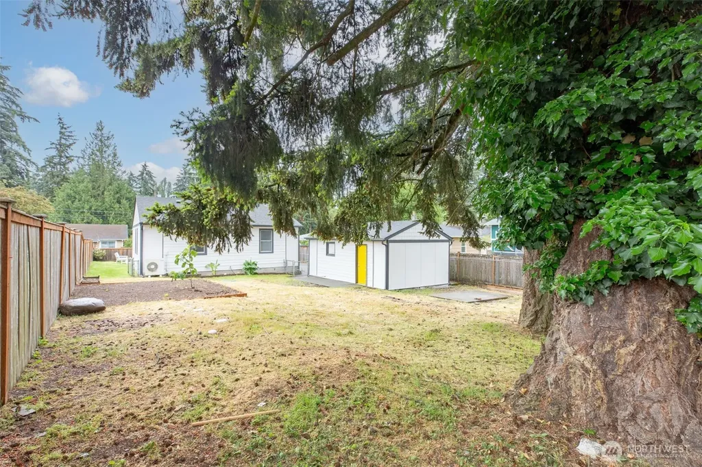 1420 S 129th Street Burien WA 98168