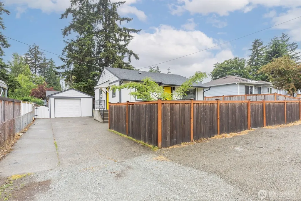 1420 S 129th Street Burien WA 98168