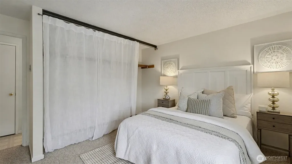 8800 20th Avenue NE Seattle WA 98115