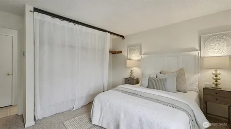 8800 20th Avenue NE Seattle WA 98115
