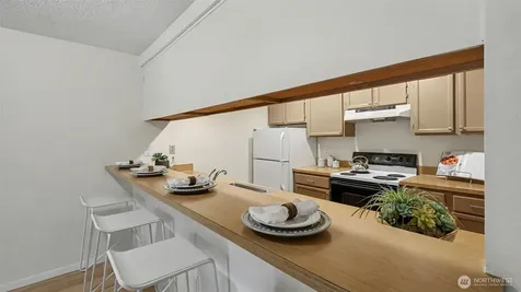 8800 20th Avenue NE Seattle WA 98115