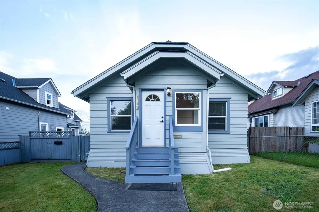2218 Summit Avenue Everett WA 98201