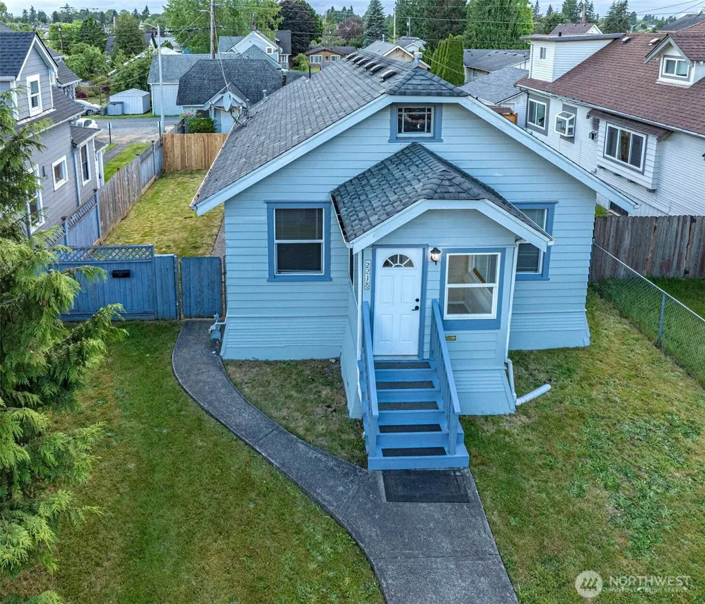 2218 Summit Avenue Everett WA 98201