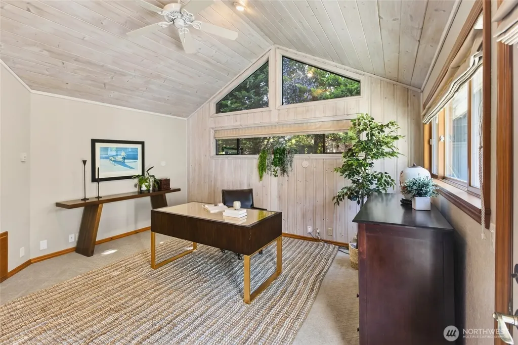 10567 NE West Kingston Road Kingston WA 98346