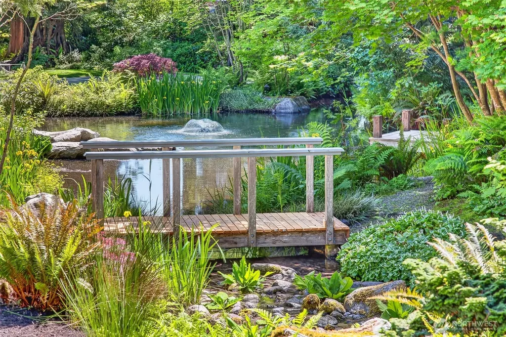 10567 NE West Kingston Road Kingston WA 98346