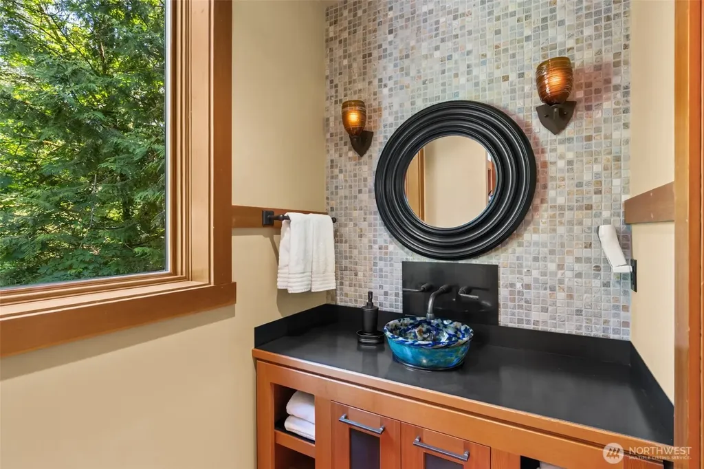 8641 Fernwood Street NE Olympia WA 98516