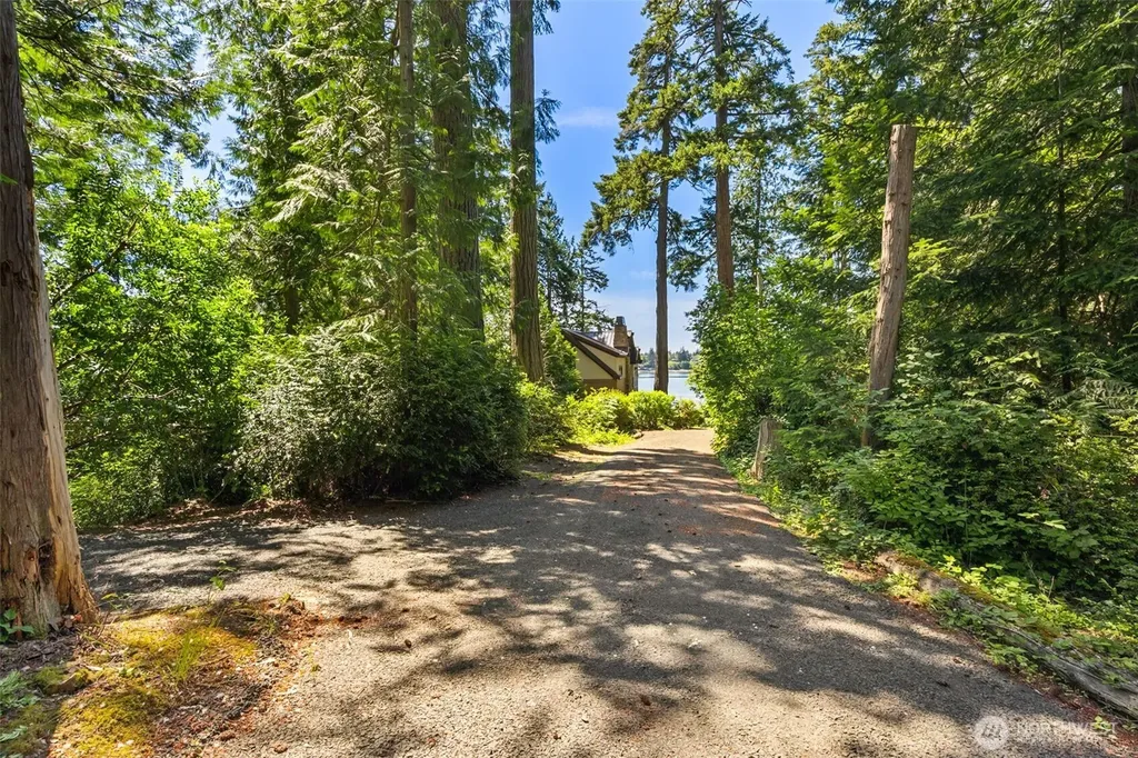 8641 Fernwood Street NE Olympia WA 98516