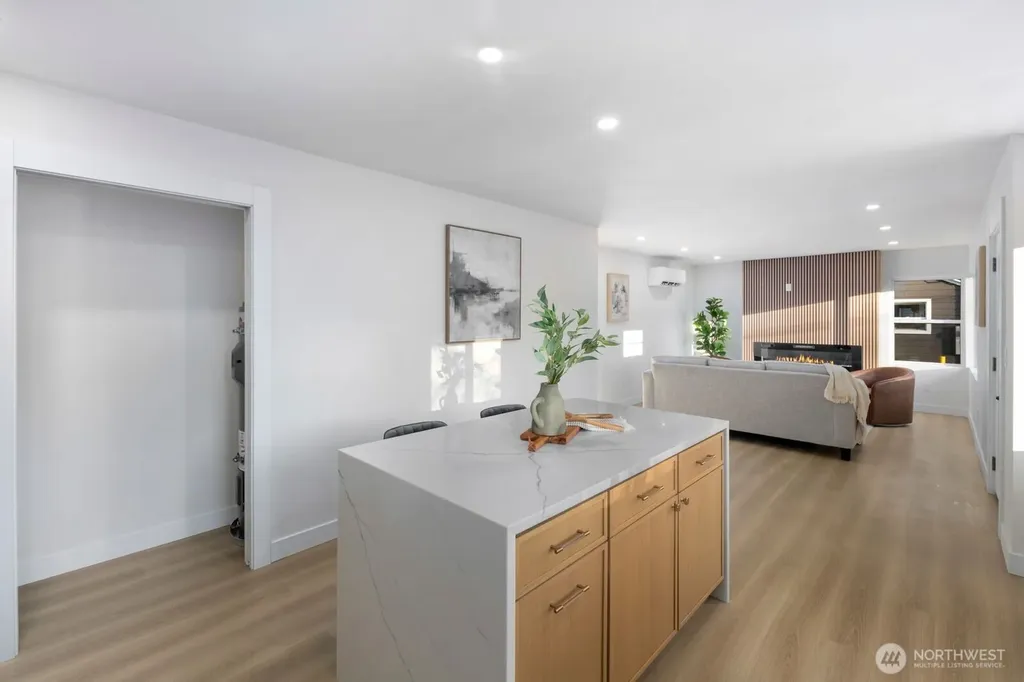 12042 5th Avenue NE Seattle WA 98125