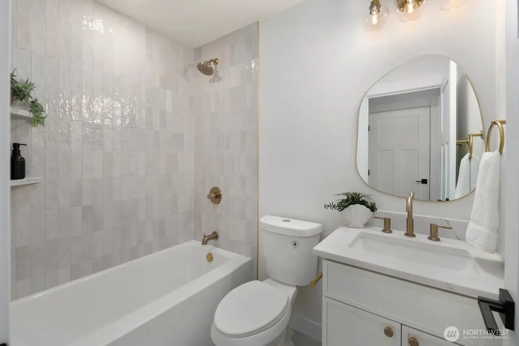 12042 5th Avenue NE Seattle WA 98125