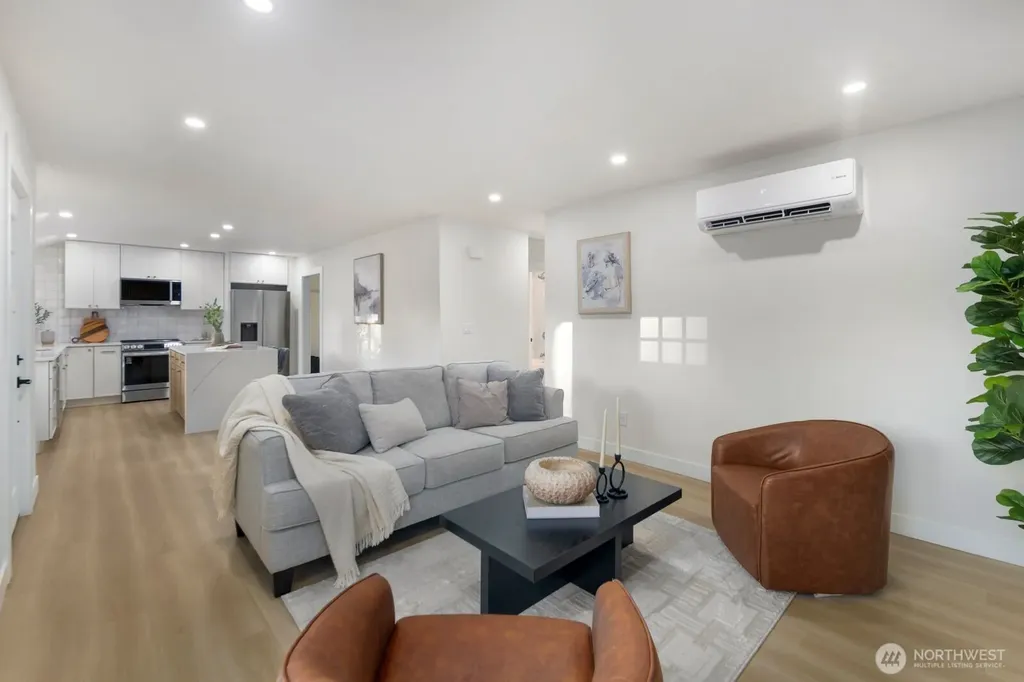 12042 5th Avenue NE Seattle WA 98125