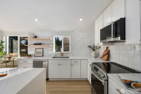 12042 5th Avenue NE Seattle WA 98125