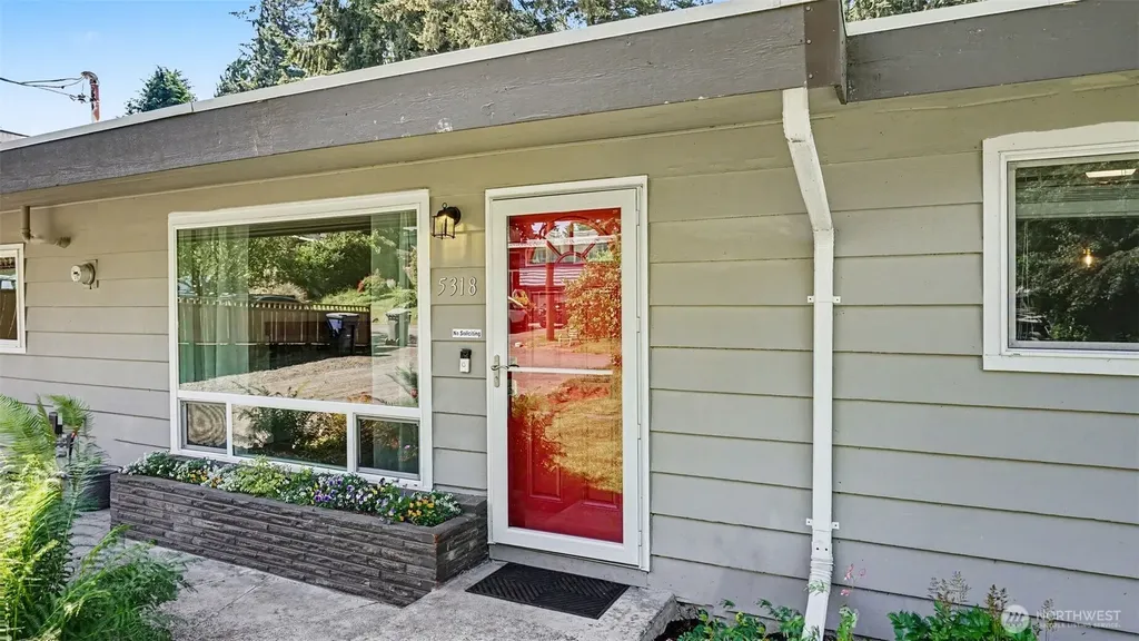 5318 193rd Place SW Lynnwood WA 98036