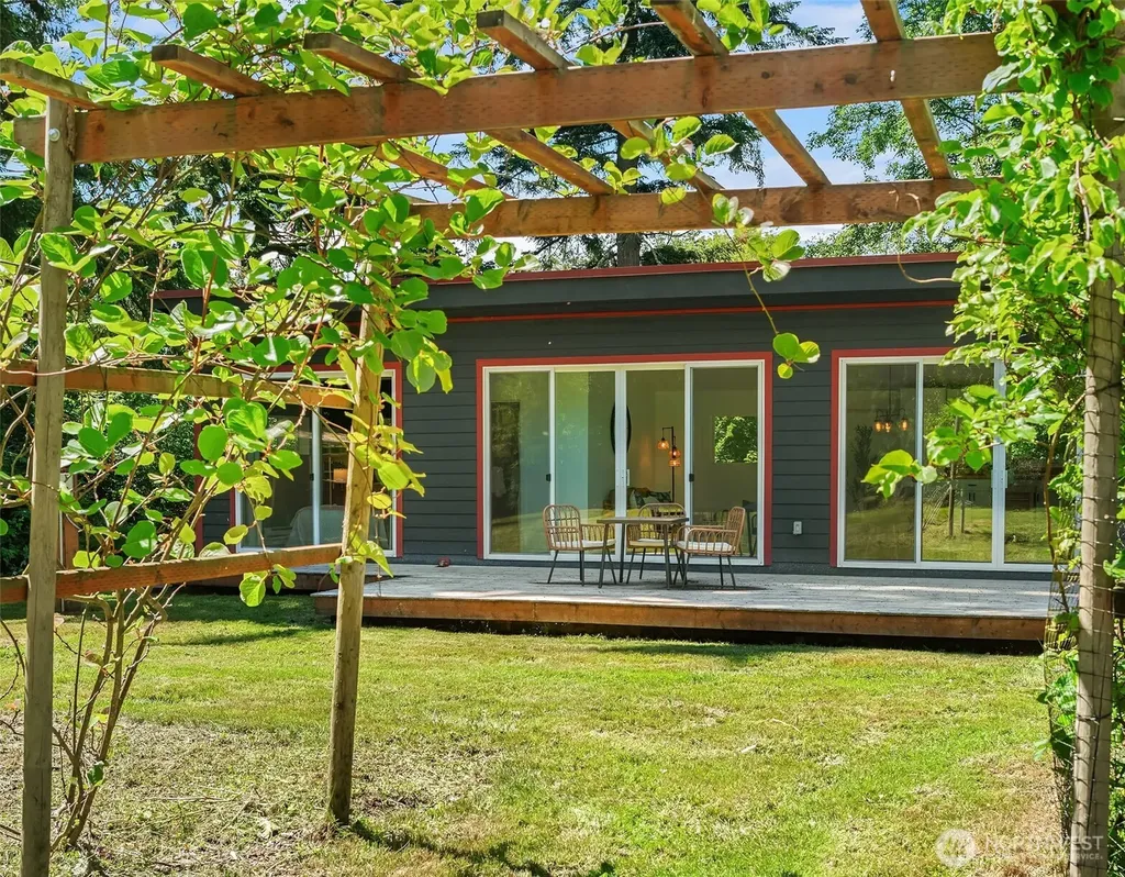 16097 109th Avenue SW Vashon WA 98070