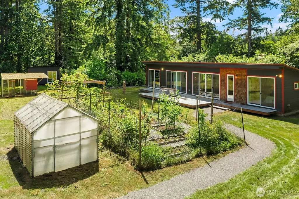 16097 109th Avenue SW Vashon WA 98070