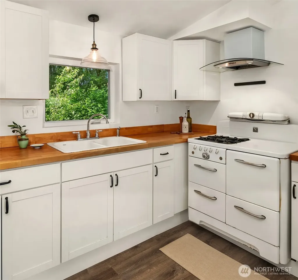 16097 109th Avenue SW Vashon WA 98070