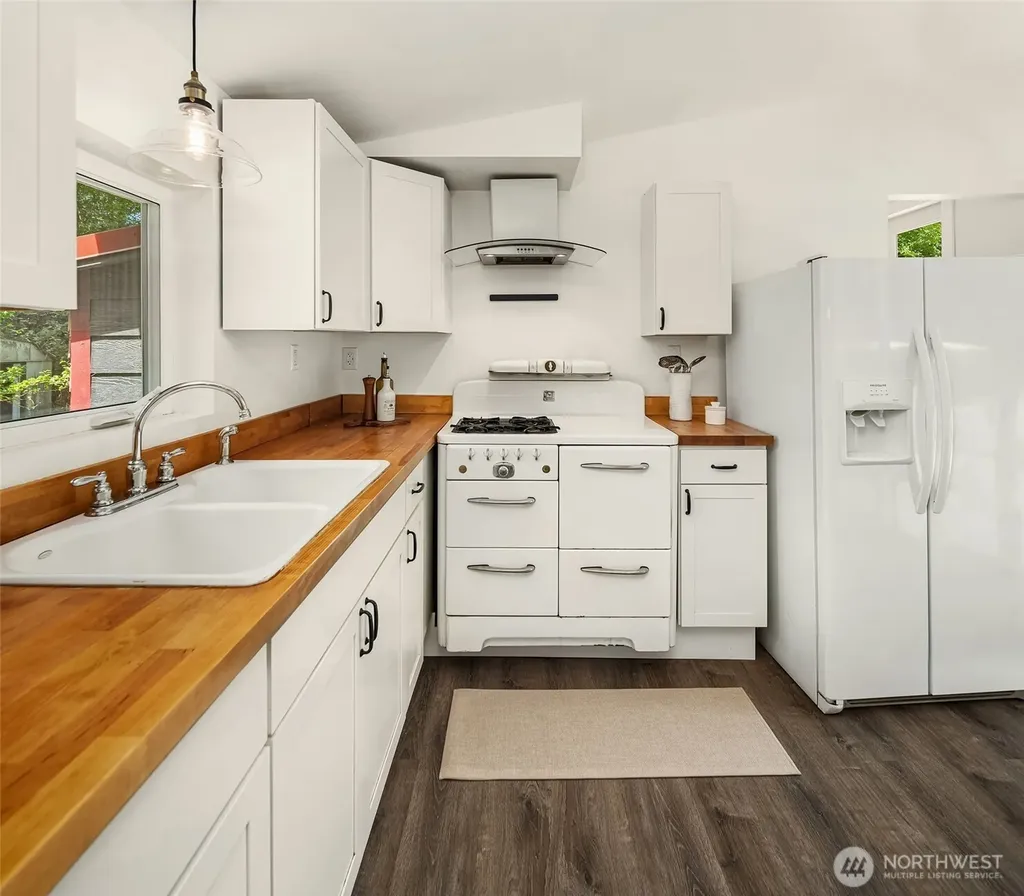 16097 109th Avenue SW Vashon WA 98070