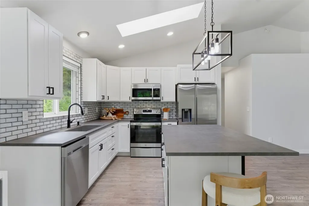 5270 SE Pine Lake Boulevard Olalla WA 98359
