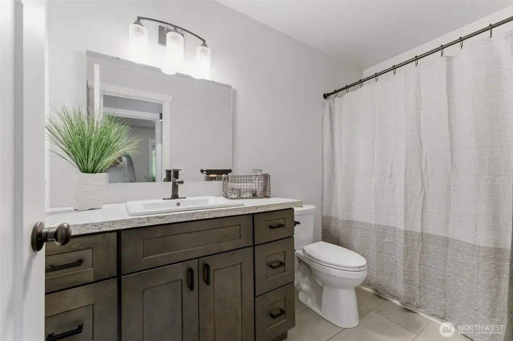 5270 SE Pine Lake Boulevard Olalla WA 98359