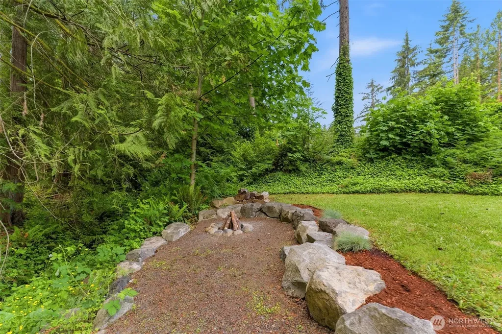 5270 SE Pine Lake Boulevard Olalla WA 98359