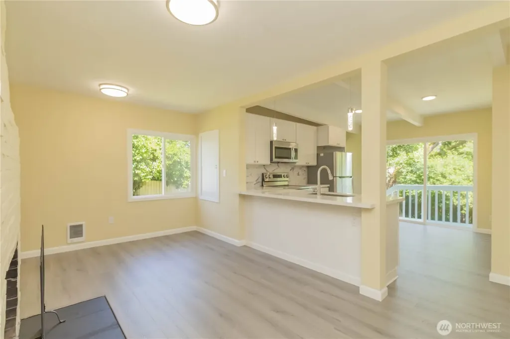 15212 37th Place S Tukwila WA 98188