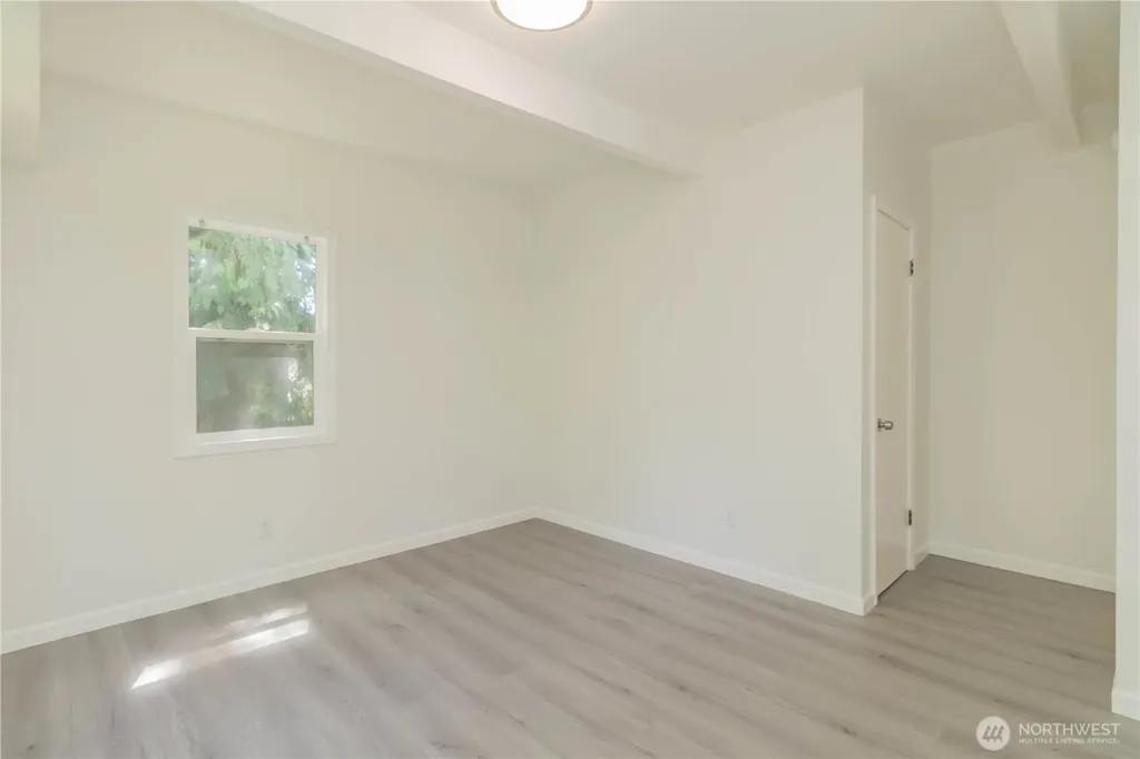 15212 37th Place S Tukwila WA 98188