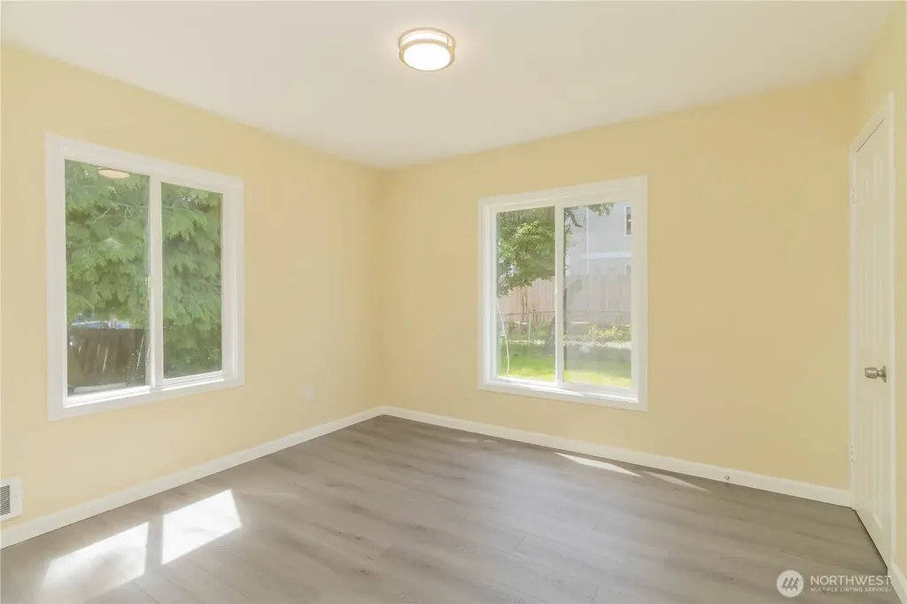 15212 37th Place S Tukwila WA 98188