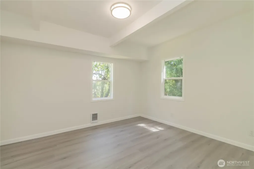 15212 37th Place S Tukwila WA 98188