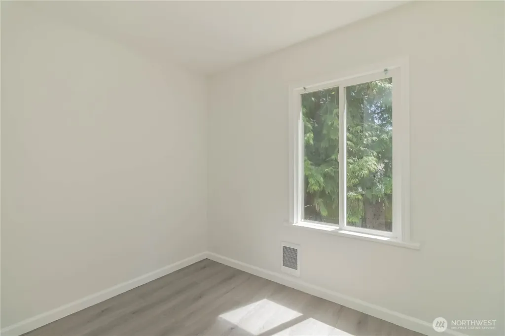 15212 37th Place S Tukwila WA 98188