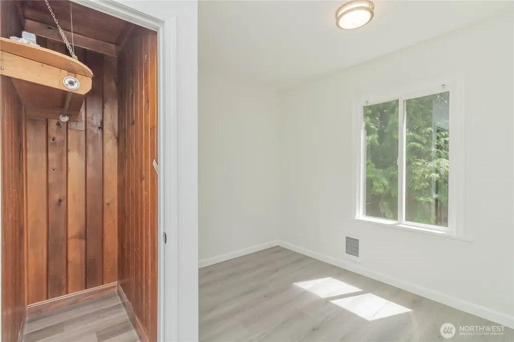 15212 37th Place S Tukwila WA 98188