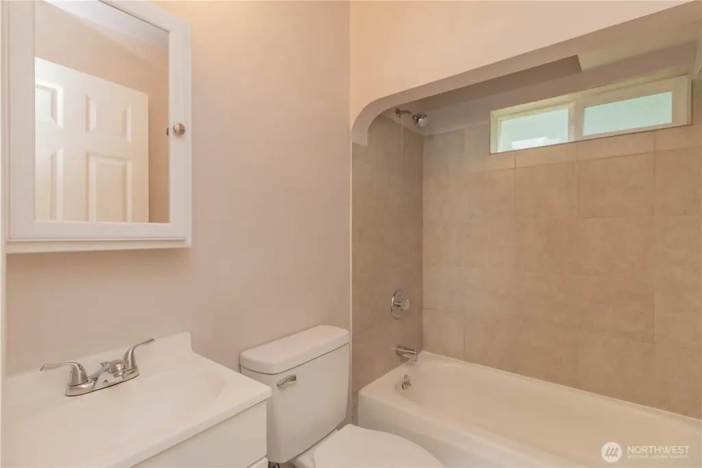 15212 37th Place S Tukwila WA 98188
