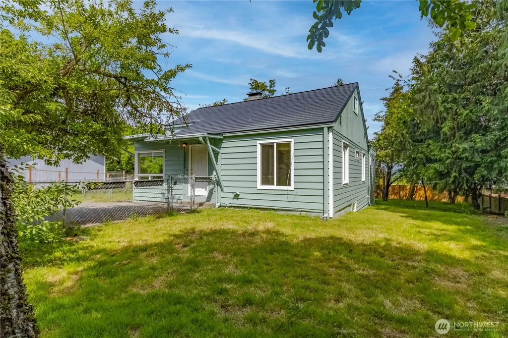 15212 37th Place S Tukwila WA 98188