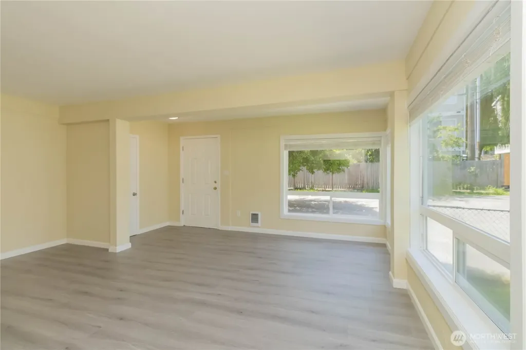 15212 37th Place S Tukwila WA 98188
