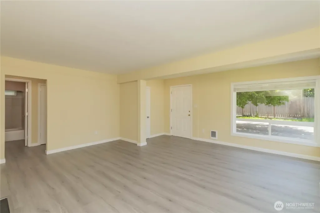 15212 37th Place S Tukwila WA 98188